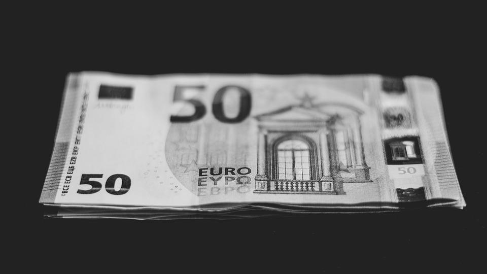 černobílá eura